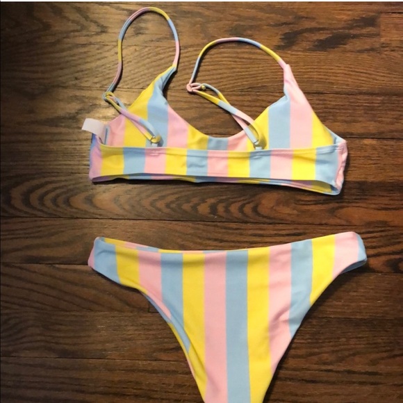 Bikini - Picture 2 of 2